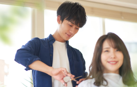 人材派遣サービスを利用するスタイリストの画像